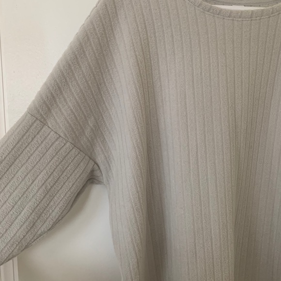 Old Navy sweater - Picture 2 of 3